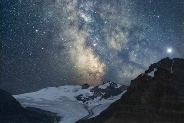 Caldron-Peak-Peyto-Glacier-Milky-Way-Nick-Fitzhardinge